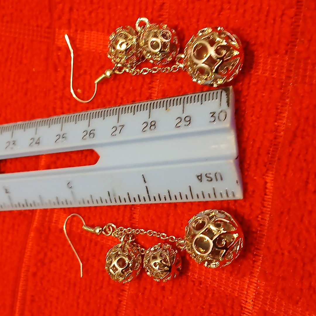 Elegant Silveertone Filagree Ball Dangle Earrings